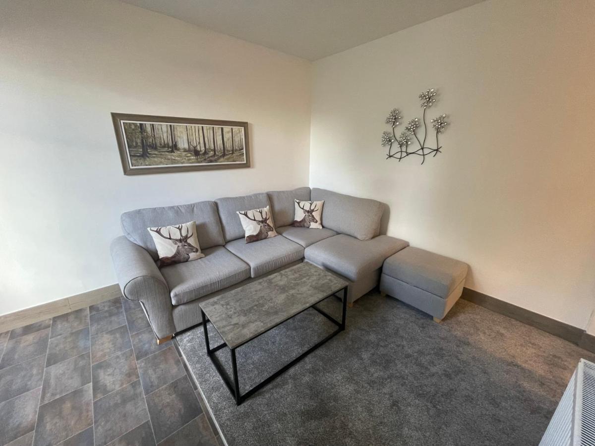 Crown Aros Beag, Ultra City Central 2 Bedroom Apartment With Free Parking Onsite Inverness Dış mekan fotoğraf