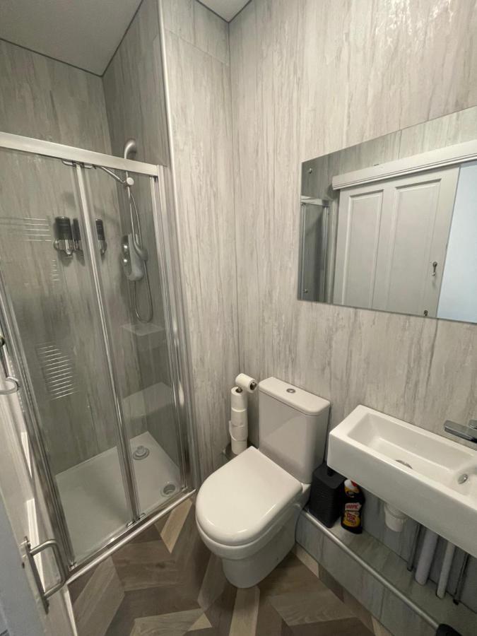 Crown Aros Beag, Ultra City Central 2 Bedroom Apartment With Free Parking Onsite Inverness Dış mekan fotoğraf